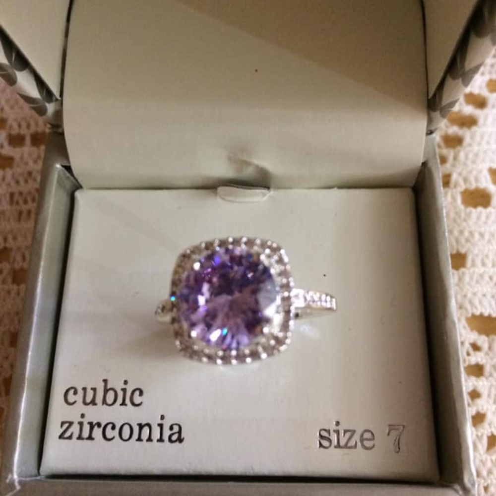 NWT in Box Sparkle Allure Silver Ring Size 7